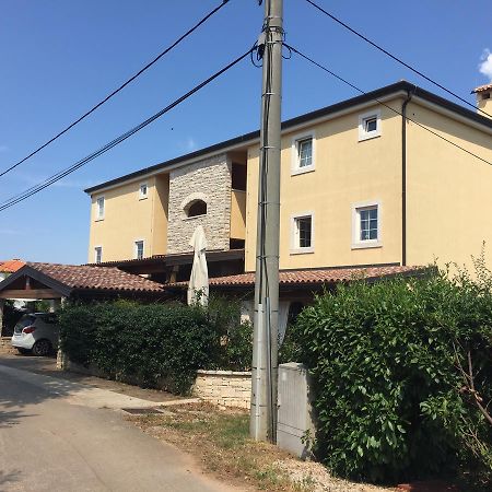 Apartments & Rooms Buoni Amici Murine Bagian luar foto