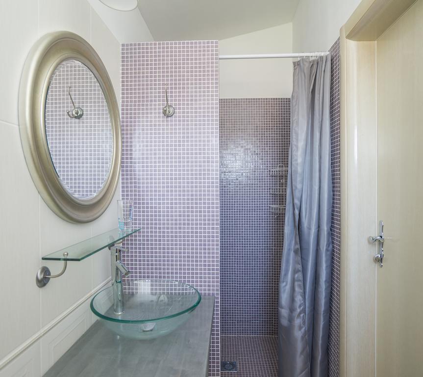 Apartments & Rooms Buoni Amici Murine Ruang foto
