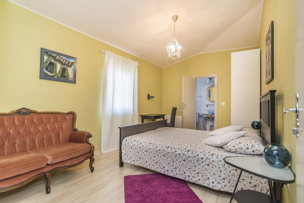 Apartments & Rooms Buoni Amici Murine Ruang foto