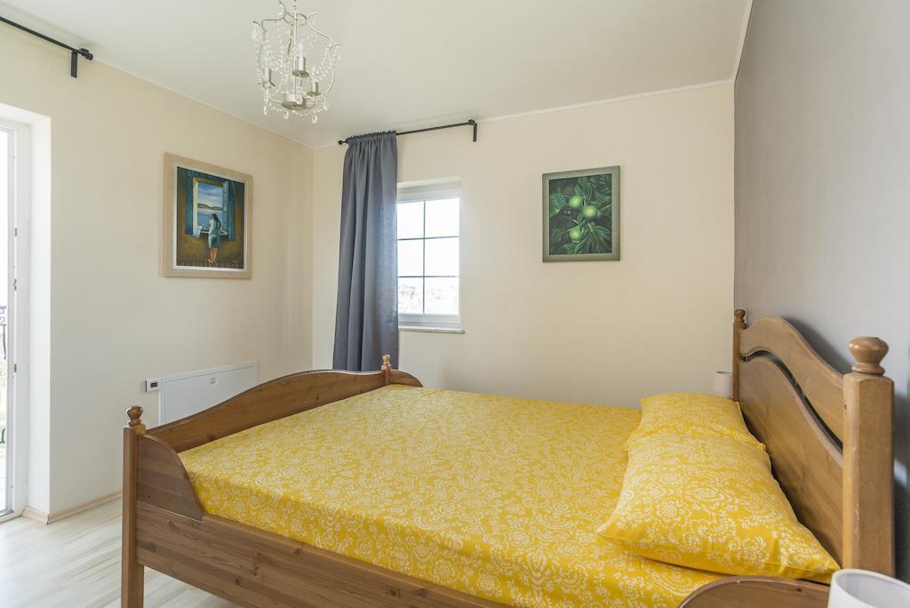 Apartments & Rooms Buoni Amici Murine Ruang foto
