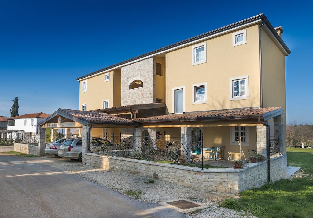 Apartments & Rooms Buoni Amici Murine Bagian luar foto