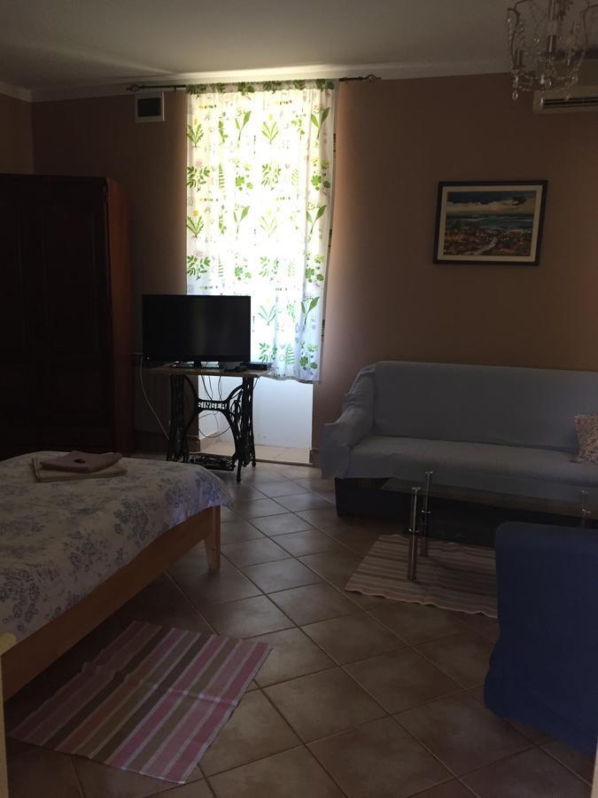 Apartments & Rooms Buoni Amici Murine Bagian luar foto