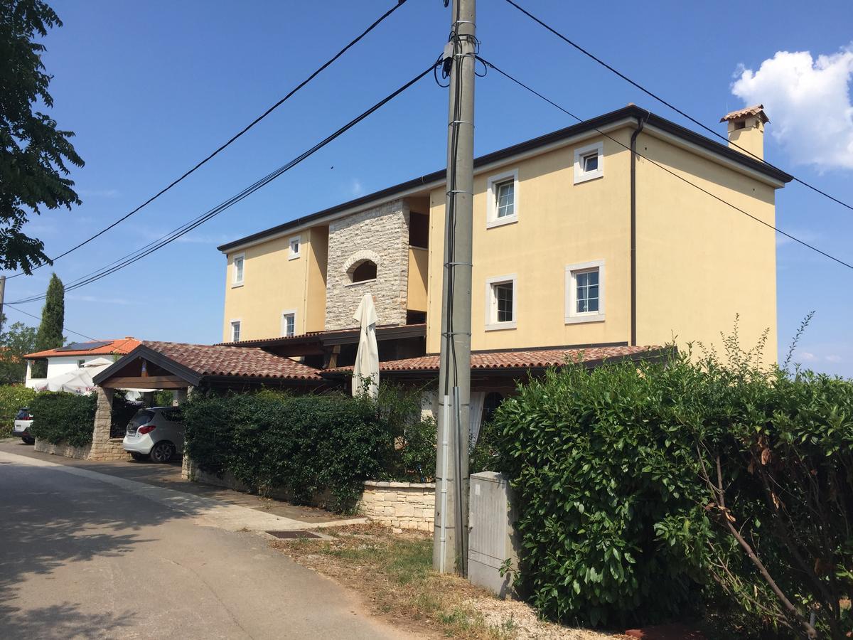 Apartments & Rooms Buoni Amici Murine Bagian luar foto
